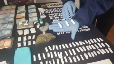 Fin a la venta de “empanadas”: PDI incauta más de 10 mil dosis de droga en Lota