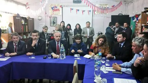 ¡Casi no supo nadie! Ministro de Salud llegó en silencio con tremendo anuncio a Coronel
