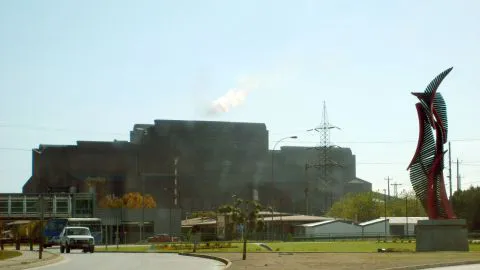 Por evento de olores inician sumario sanitario en contra de siderúrgica Huachipato