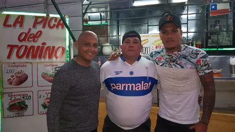 El “Guatón de los completos” pagó sabrosa apuesta a goleador de Huachipato