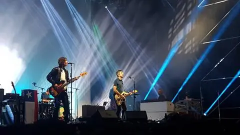 Noel Gallagher hizo su debut en Concepción: el rock elevó a sus fanáticos