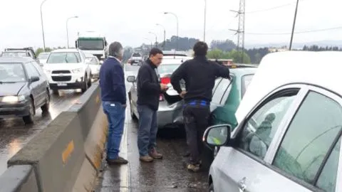 Al menos ocho personas resultan lesionadas tras colisión múltiple en Concepción