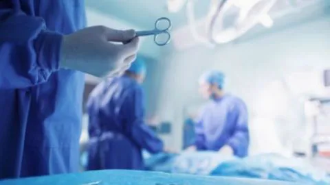 Desconectan la mitad del cerebro de un niño para reducir su epilepsia