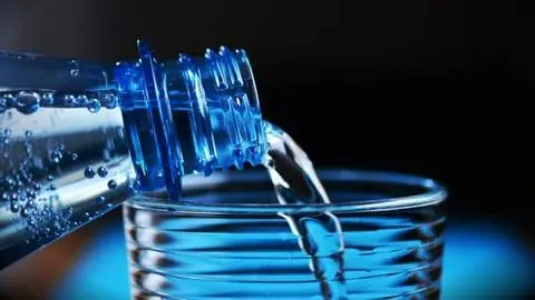 Ojo al beber: Algunas aguas embotelladas no se consideran potables