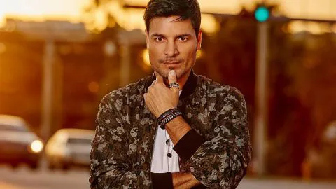 Un renovado Chayanne regresa a Concepción para prender a sus fanáticas