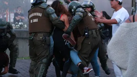 Saqueo y destrucción de locales dejan enfrentamientos