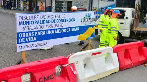 Suspenden el tránsito en concurrida calle del centro de Concepción