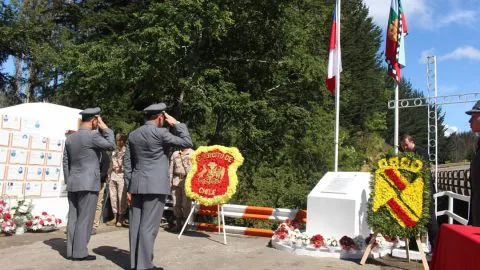 Emotivo homenaje en memoria de militares víctimas del puente Quelén Quelén