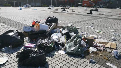 Denuncian que evento de food trucks dejó más de 70 toneladas de basura en Concepción