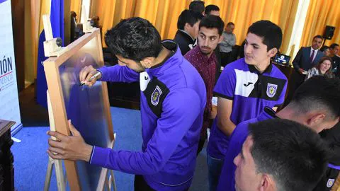 Concepción le dió un reconocimiento a Deportes Concepción tras su ascenso