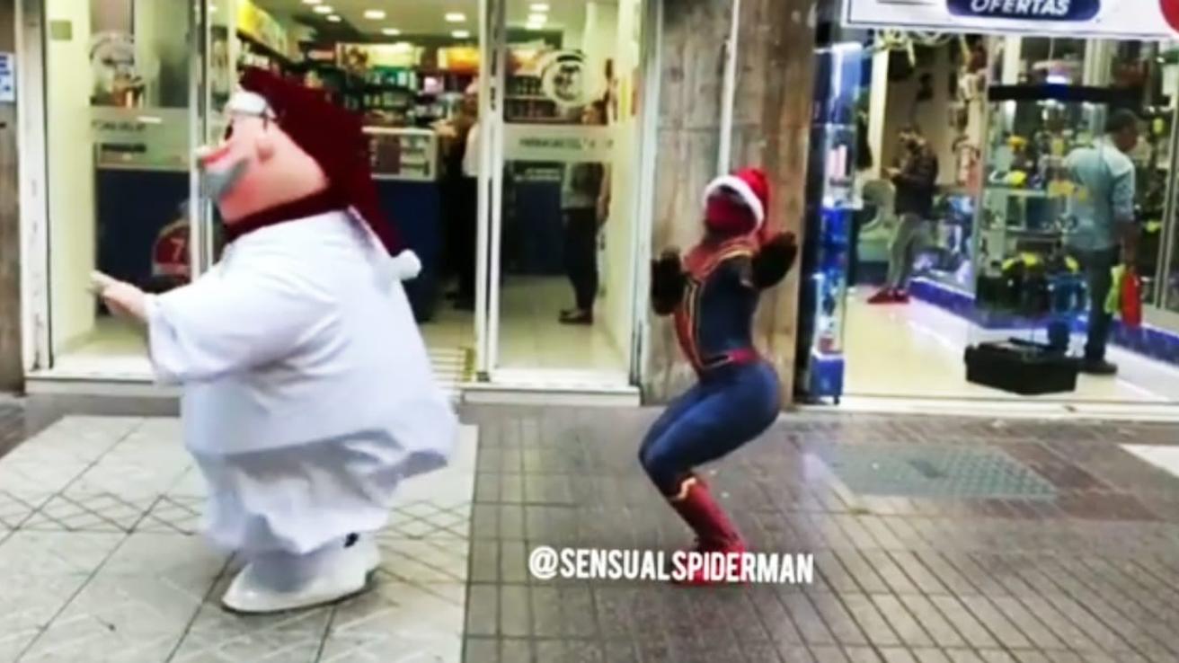 Desafío Navideño entre Doctor Simi y el Estúpido y Sensual Spiderman