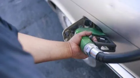 Vuelven a bajar todas las bencinas a partir de este jueves