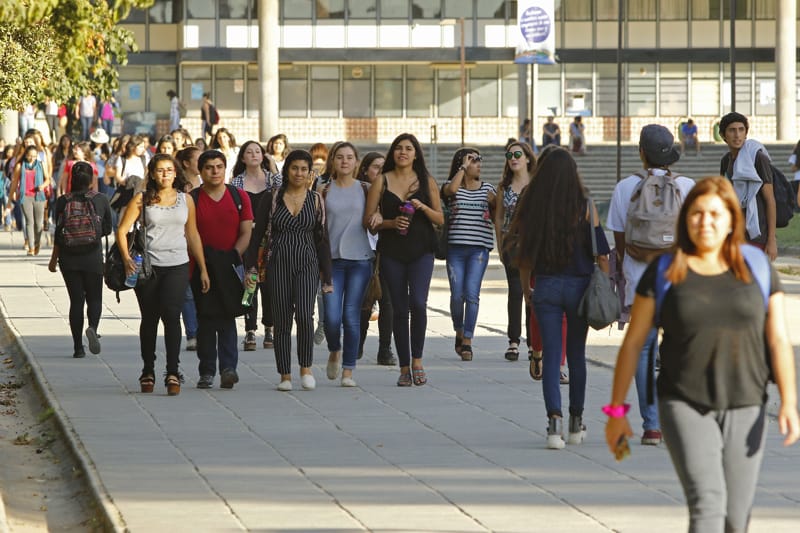 Firman convenio para promover y mejorar la empleabilidad de jóvenes del Biobío