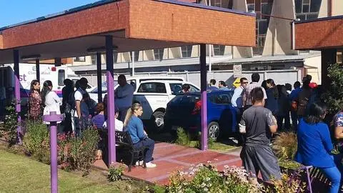 Evacuan un centenar de personas desde el Instituto de Seguridad del Trabajo en Talcahuano