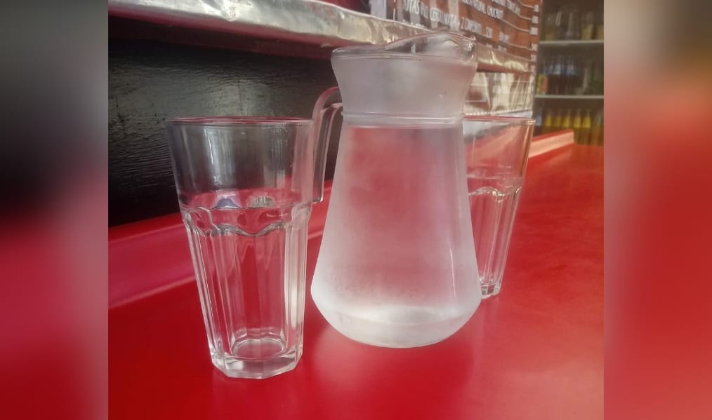 Para aplaudir: Restaurant frente a ciclovía en Concepción ofrece agua helada gratis a ciclistas