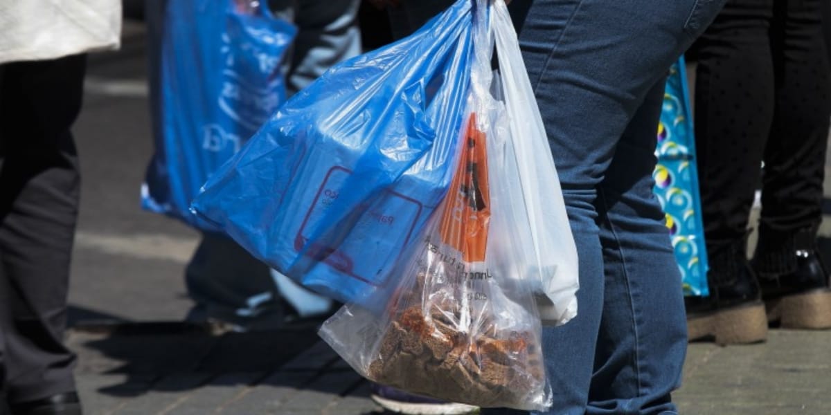 La próxima semana Chile le dice adiós de forma definitiva a las bolsas plásticas