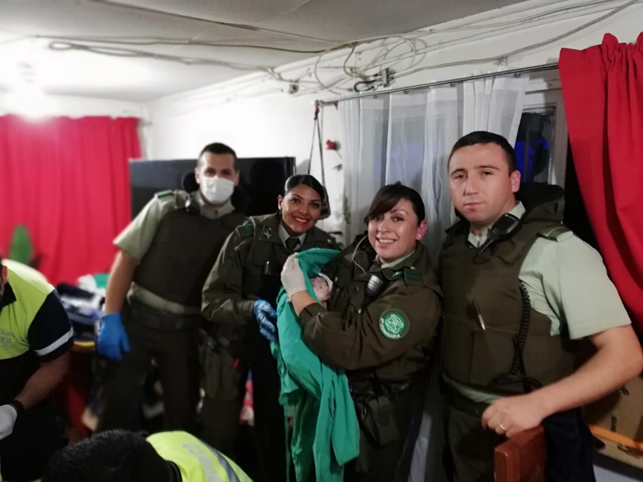 [VIDEO] ¡Maravilloso! Carabineros de Concepción asistieron parto de madre que no alcanzó a llegar al Hospital