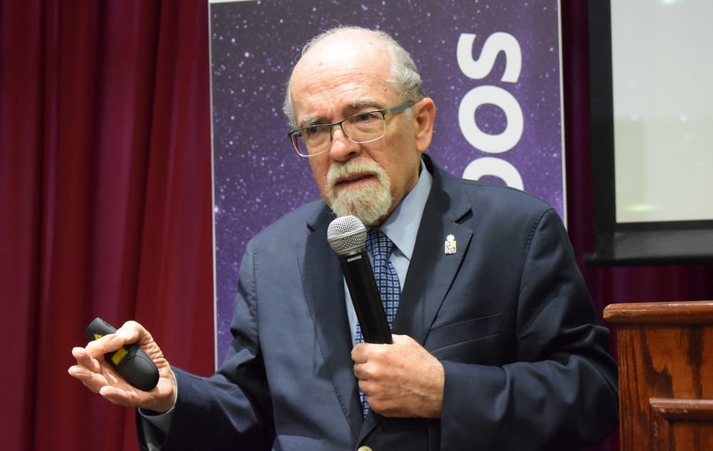 “Necesitamos tener nuestra propia capacidad”: José Maza sostuvo que se deben crear vacunas en Chile