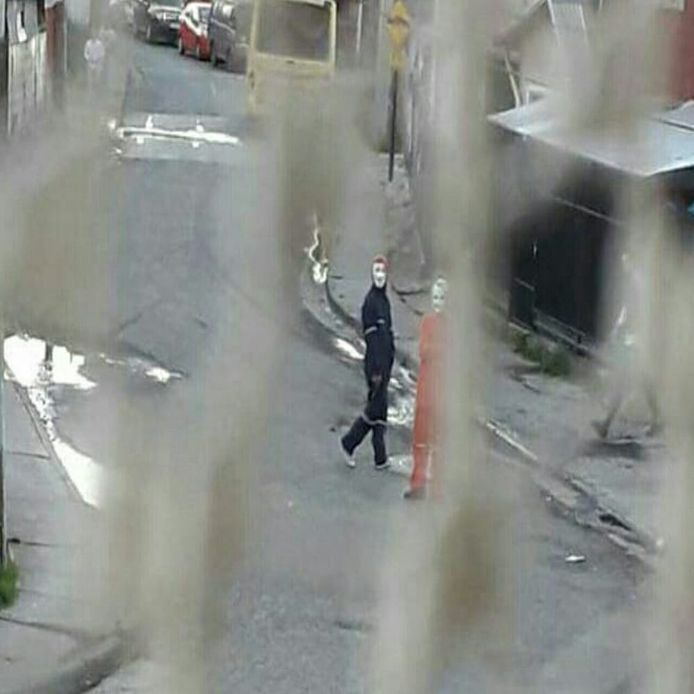 Enmascarados, disparos y un búnker: La noche de terror en la población Tucapel Bajo de Concepción