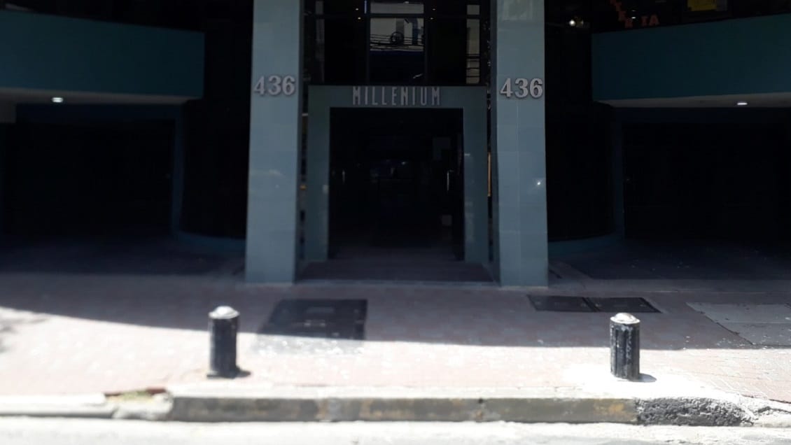Edificio “anticletas” impide estacionar bicicletas en el centro de Concepción