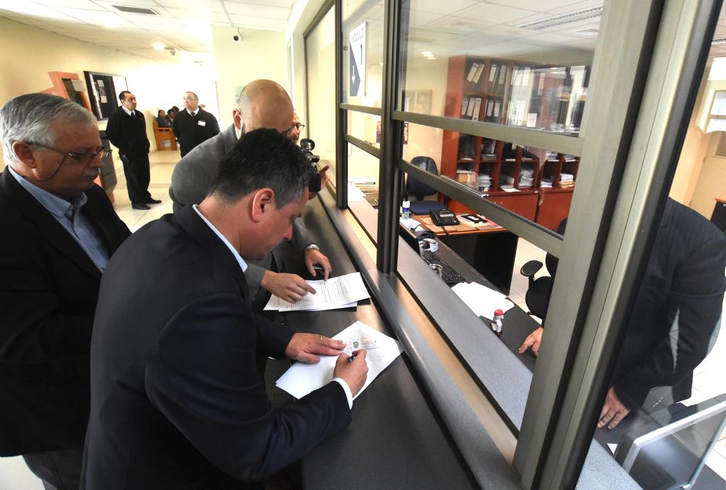 Municipalidad de Concepción se querelló contra “chantas” que estafan con licencias de conducir