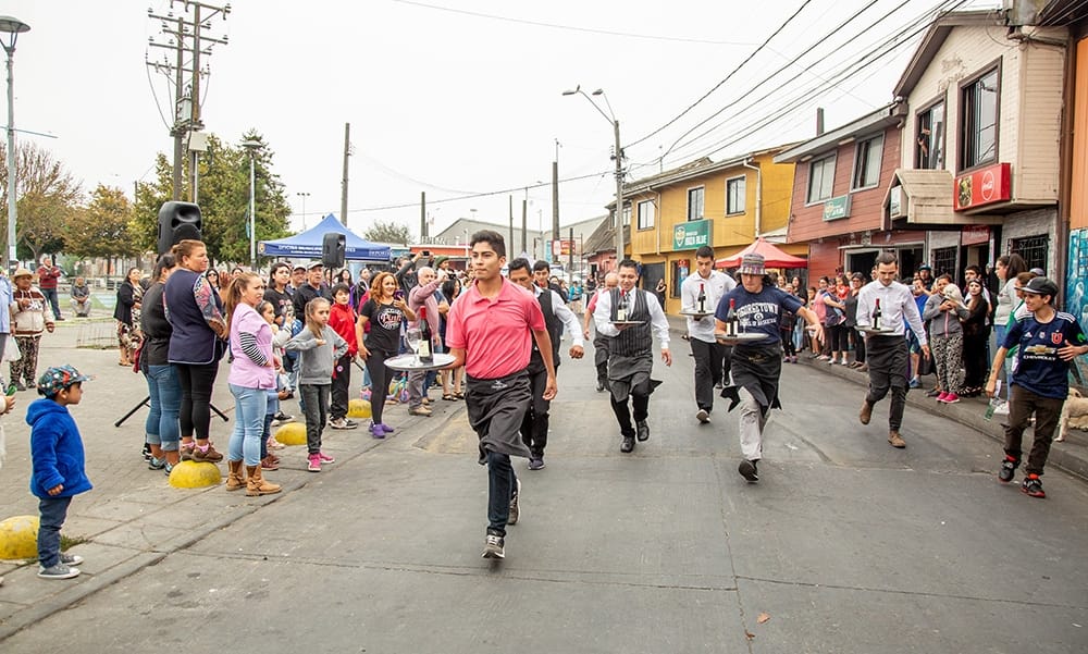 Carrera de Garzones se toma las calles en el Barrio Chino de Lirquén