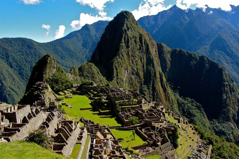 Chilenos crean recorrido turístico para silla de ruedas en Machu Picchu