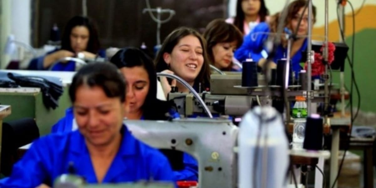 Mujeres en Chile ganan en promedio 27% menos que los hombres