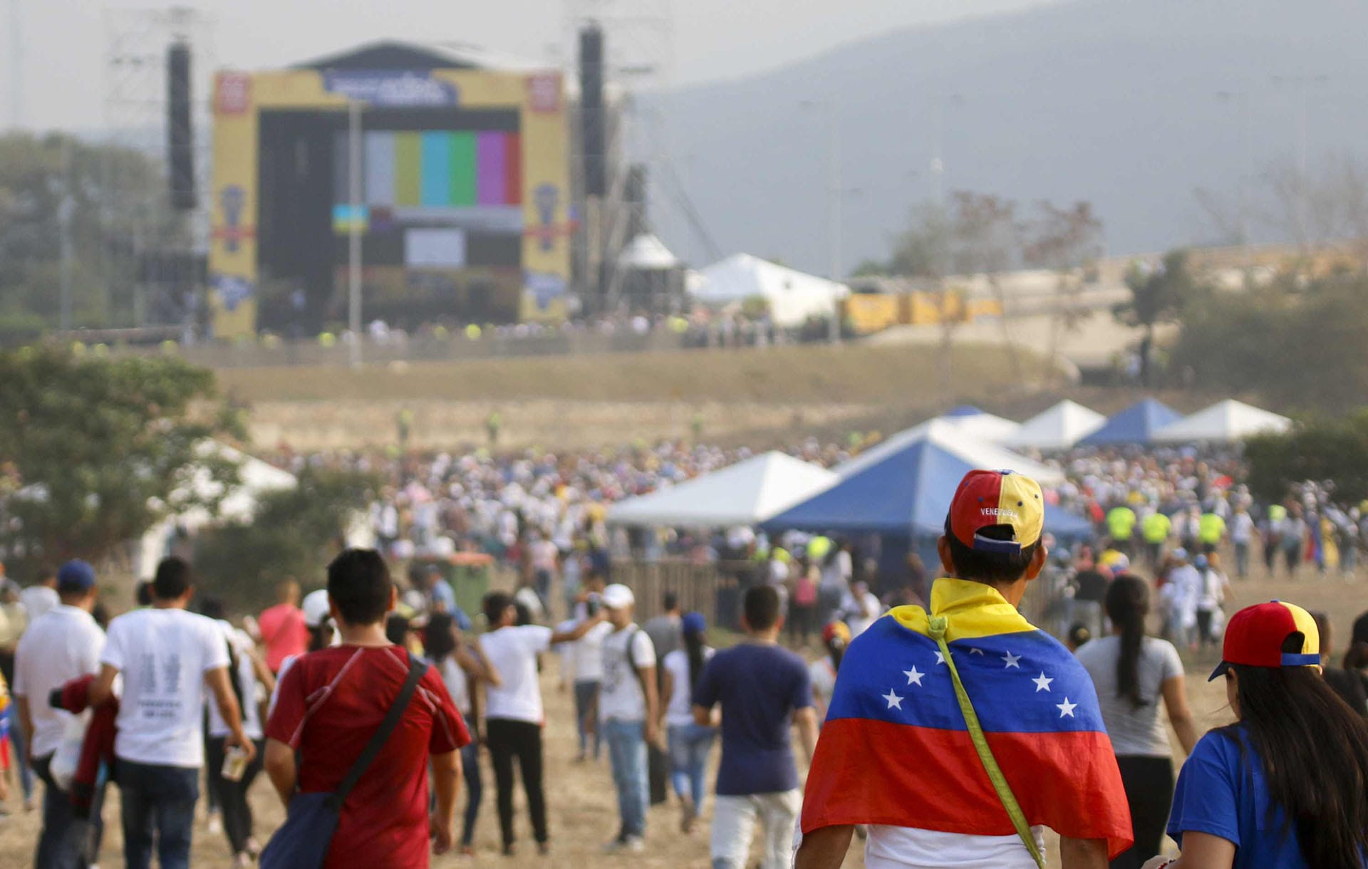 Comenzó “Venezuela Aid Live” el concierto más grande de la historia de la frontera venezolana