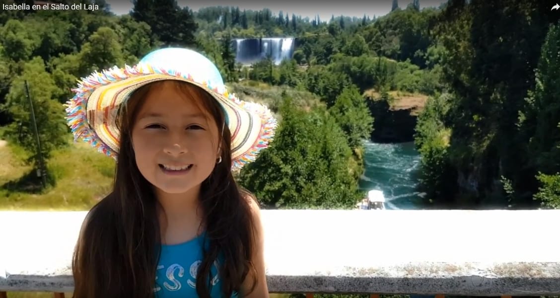 Pequeña Youtuber chilena se luce mostrando los atractivos turísticos nacionales