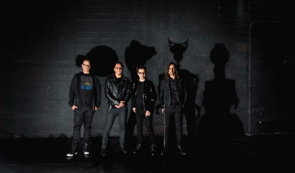 Atención fanáticos del Biobío: Weezer llegará por primera vez a Chile