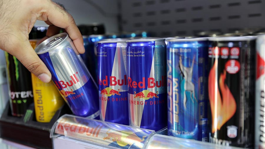 Profesor enseñó como su lengua se “comió” después de tomar varias bebidas energéticas al día