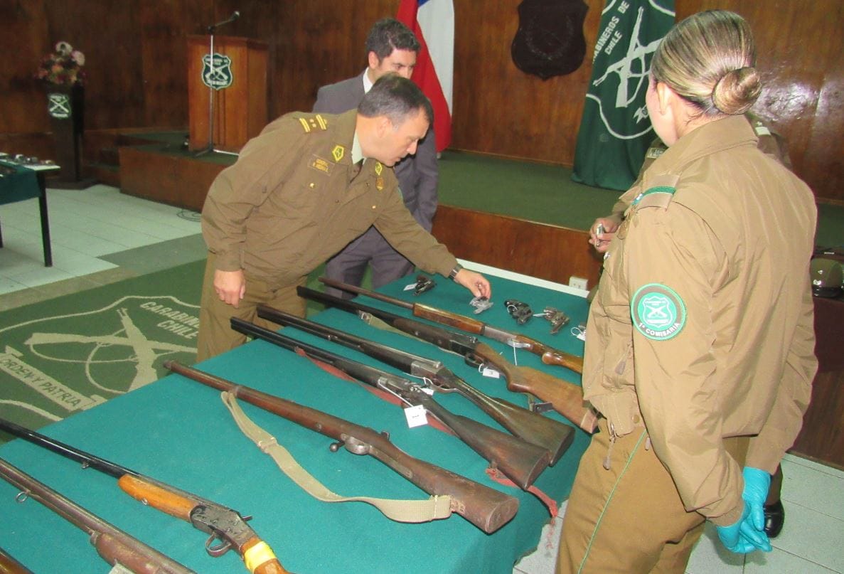 Carabineros saca “arsenal” de las calles gracias a la ayuda de penquistas