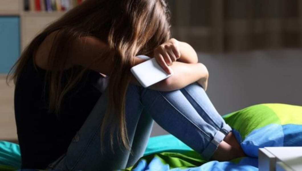 Estudio revela que 45% de las mujeres en Chile es víctima de ciberacoso