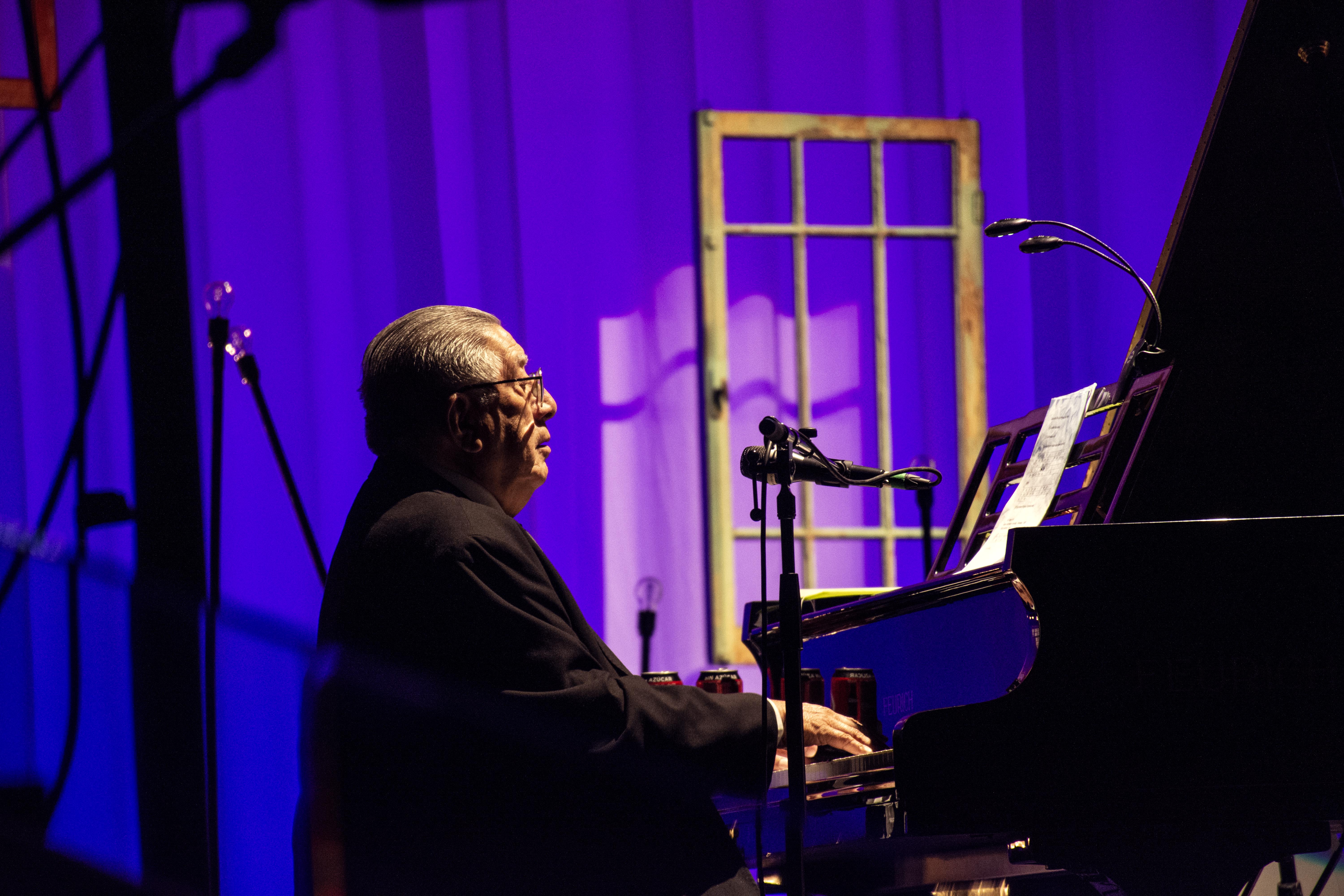 Valentín Trujillo y músicos penquistas celebraron primer año del Teatro Biobío