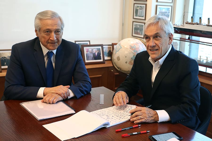 Piñera comenzó reuniones con la oposición