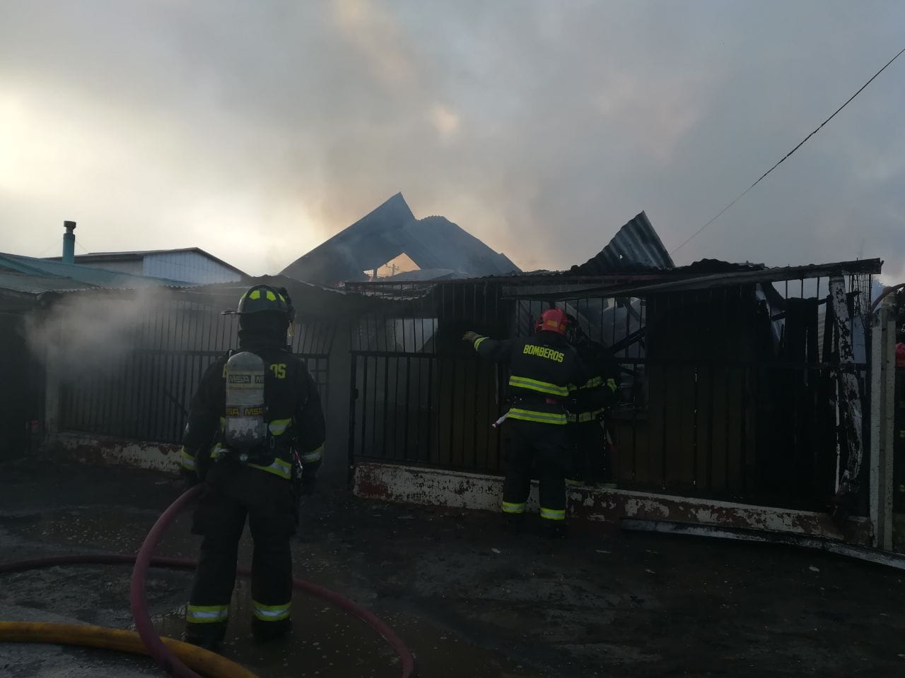 Una vivienda terminó completamente consumida por un incendio en Chiguayante