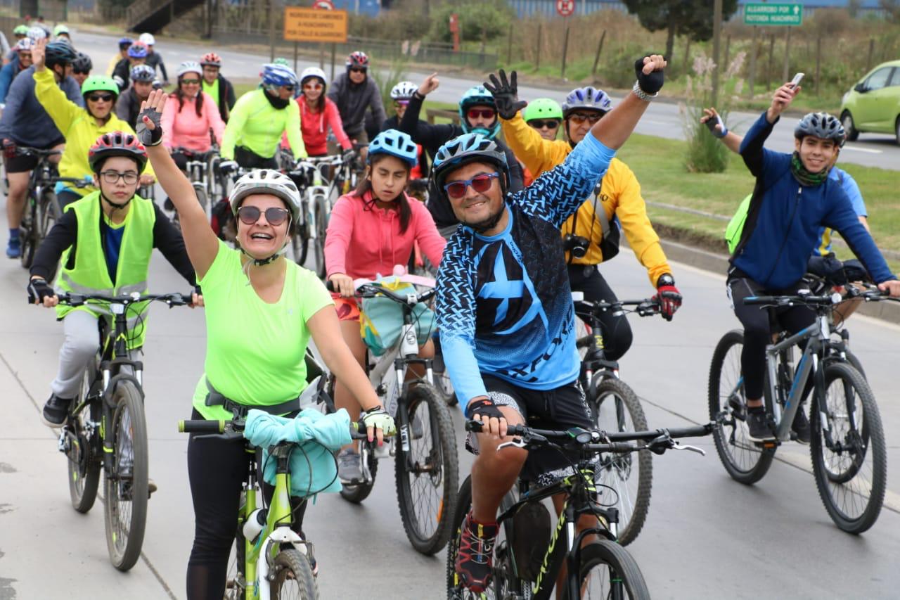 Más de 1000 personas participaron de séptima versión de cicletada familiar en Talcahuano