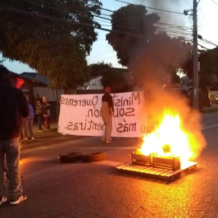 Exigen que el Gobierno cumpla: Vecinos de las Tres Pascualas se manifestaron con barricadas por casas