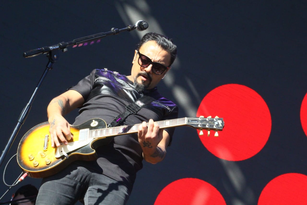Público del REC criticó limitado tiempo de Lucybell en el escenario