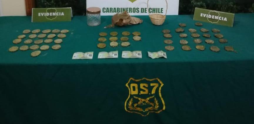 “Los padrinos mágicos”: sorprenden a dos personas vendiendo galletas y queques de marihuana en festival REC