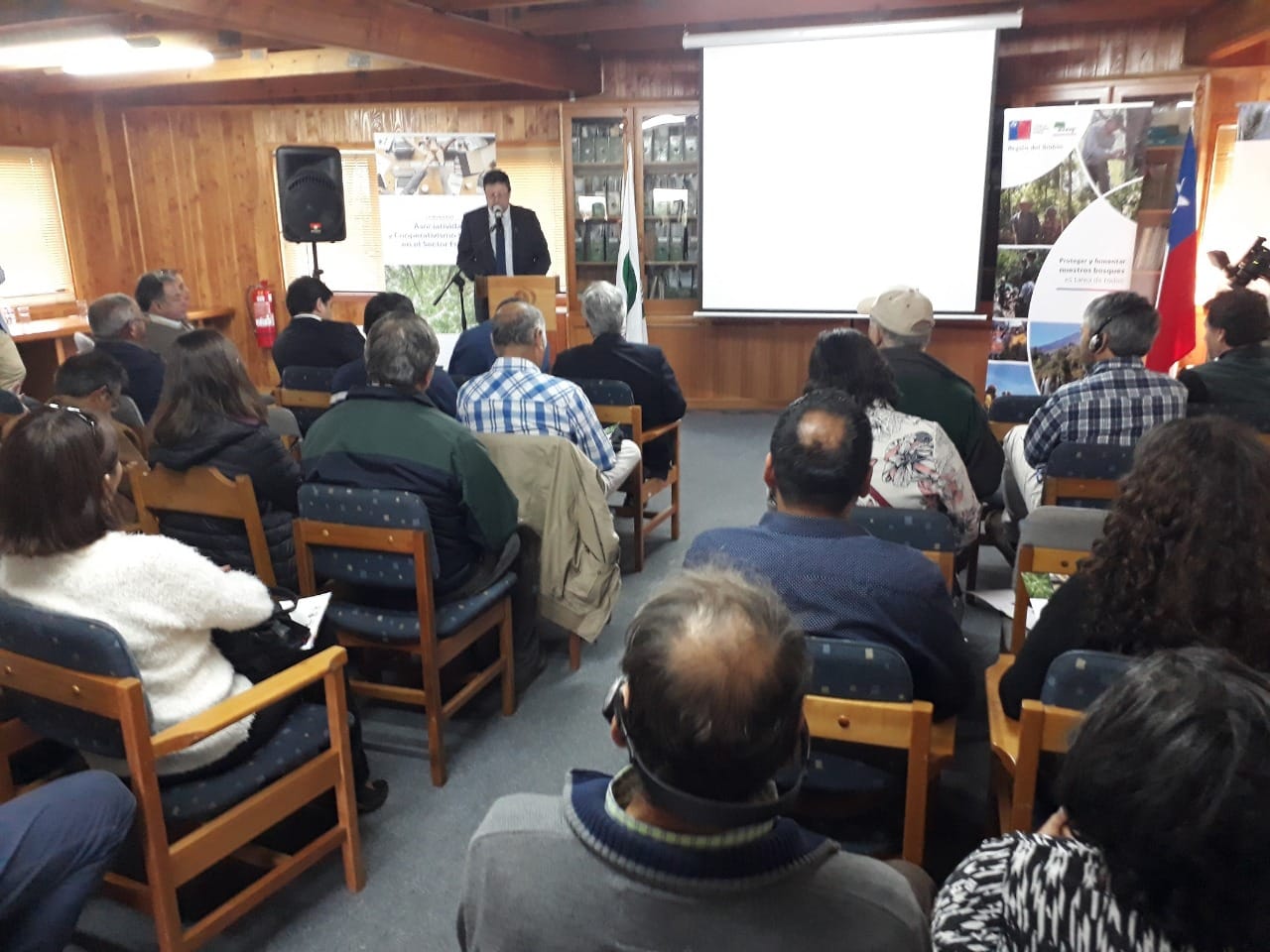Pequeños y medianos propietarios de la Región del Biobío participaron en seminario sobre asociatividad