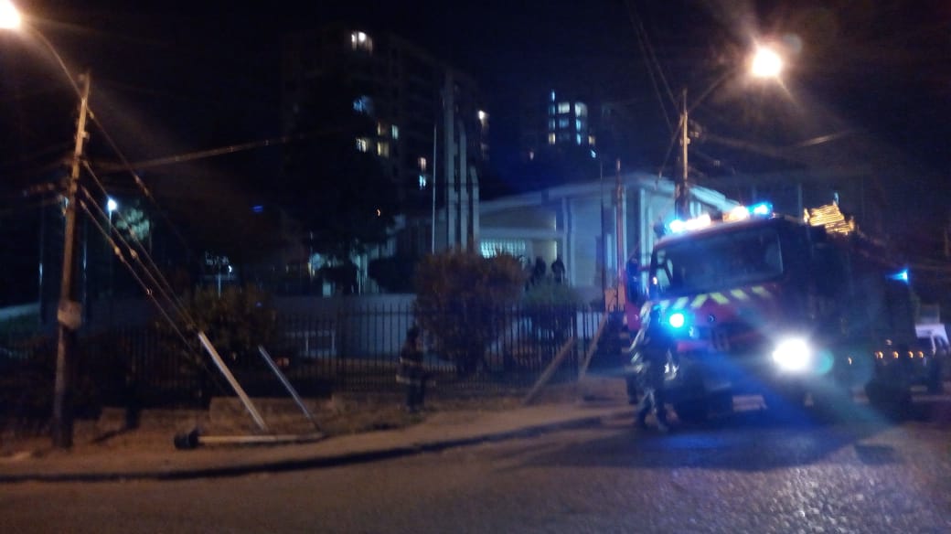 Con bombas molotov: Encapuchados provocan incendio en templo mormón de Concepción
