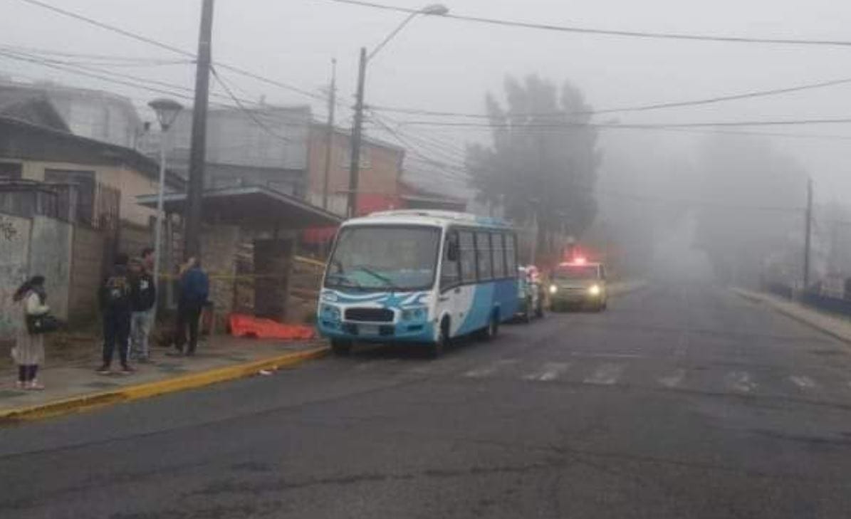Hombre se sintió mal a bordo de micro en Lota: bajó en paradero y falleció
