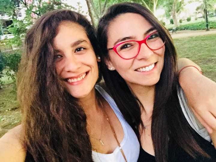 Pareja de lesbianas se querellará por discriminación contra guardia de supermercado