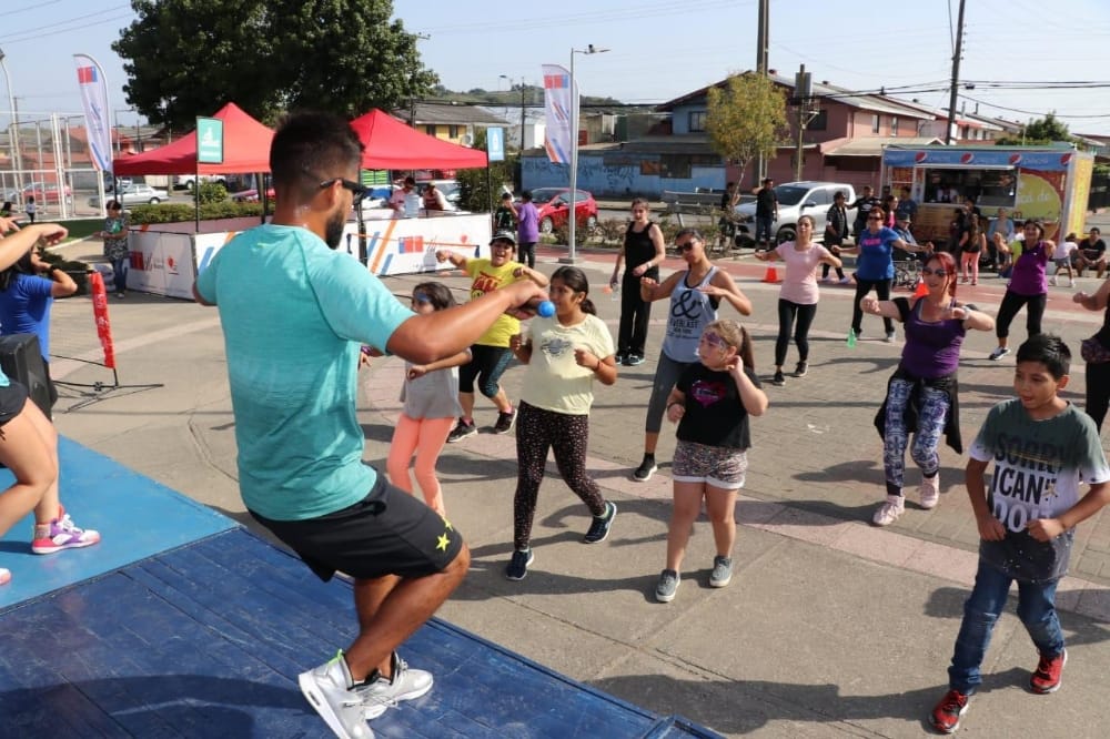 Vecinos de Talcahuano se toman los parques de la ciudad al ritmo de la vida sana