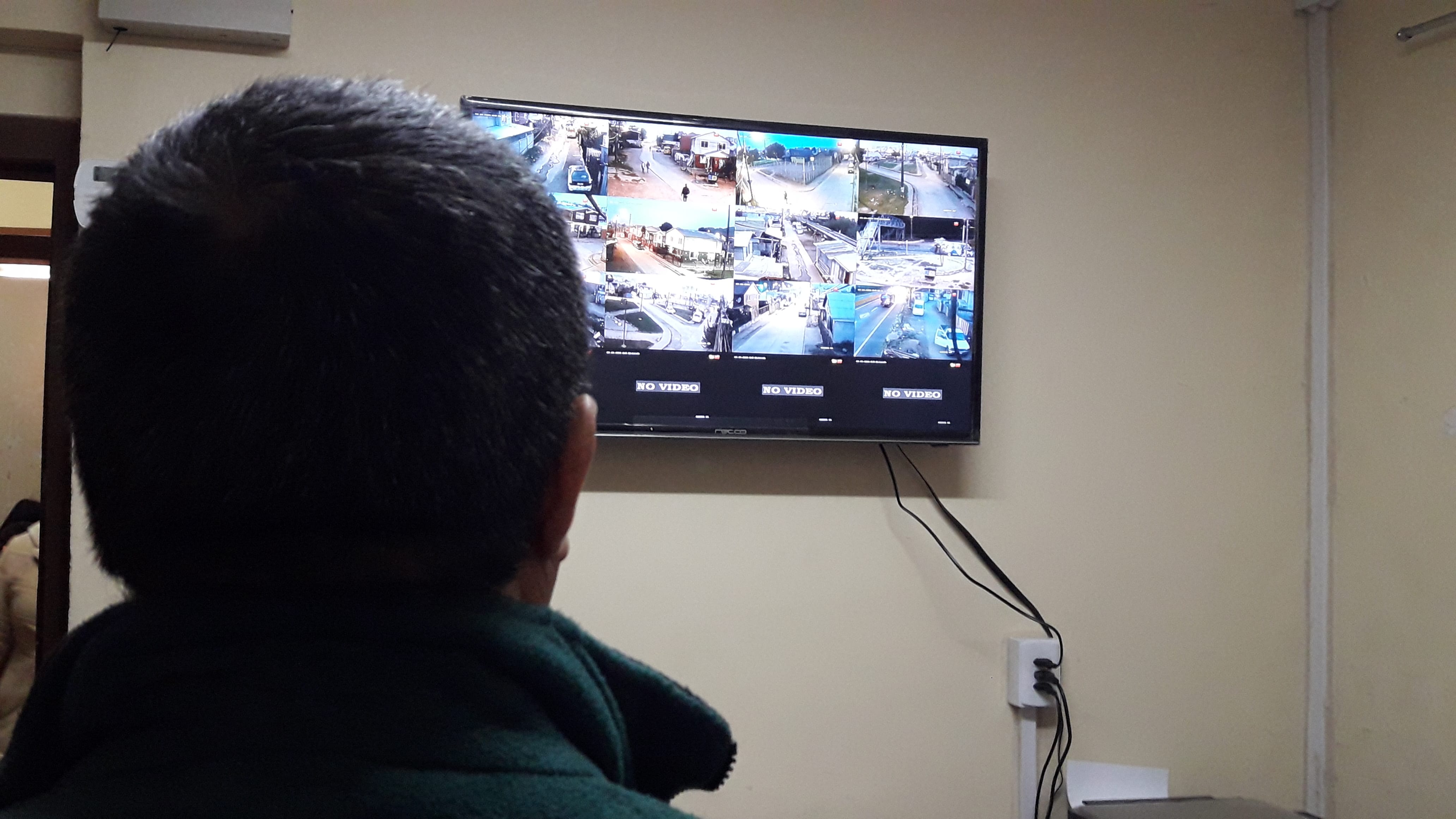 Instalan cámaras de seguridad en popular villa de Concepción