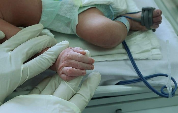 Otra menor de sólo un año dio positivo por coronavirus en Chile