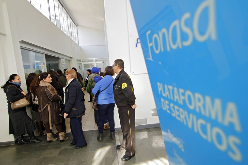 Reforma a Fonasa estima un máximo de espera de dos años para acceder a cirugías