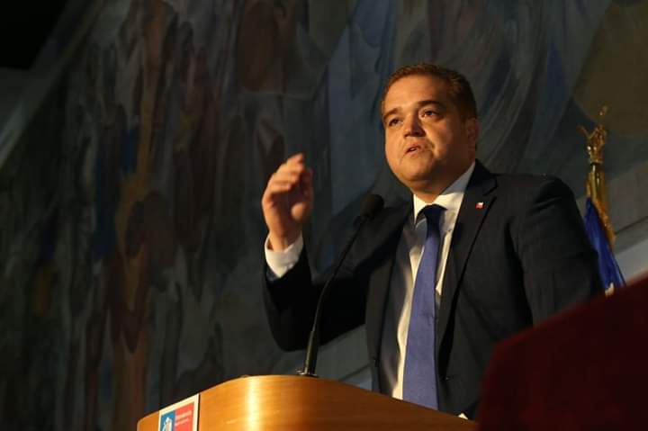 Intendente Giacaman lideró negociación de giftcards para que vecinos no denunciaran malos olores